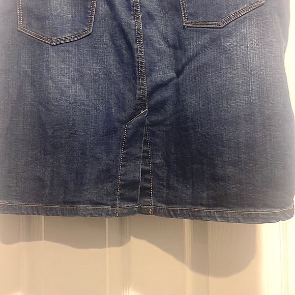 distressed jean skirt - Picture 3 of 5